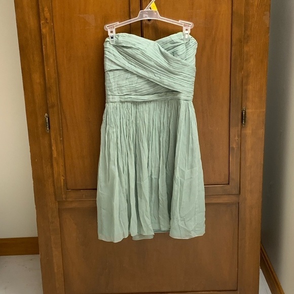 J Crew Arabelle mini dress strapless 💯 silk size 2 14 in pit #barbiecore#prom - Picture 1 of 5